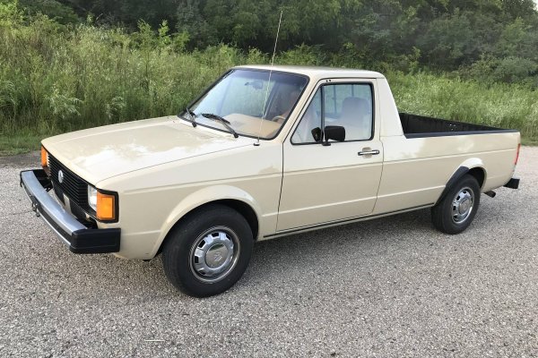 Произвеждан от 1980 до 1984 година, Rabbit Pickup, известен извън САЩ като "Caddy", е пикап с типична аура от 80-те години. Беше доста малък, някои дори биха казали слаб в сравнение с други. Факт защото беше базиран върху Volkswagen Rabbit (Golf, за читатели извън САЩ). Тоест, невероятно икономичен за времето си.

Създавайки уникално компактен пикап, Rabbit Pickup се възползва от цялата тази дизайнерска концепция, като стана забележителен сам по себе си. Моделът имаше сравнително кратък производствен тираж, което допълнително вдига цената му сега.

Конските му сили бяха оскъдни. Това беше пикап, който само вашата леля можеше да обича и въпреки това... Имаше култово място в сърцата на феновете.